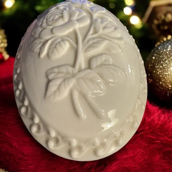 Lenox Celtic Rose music and trinket box - Picture 2 of 8